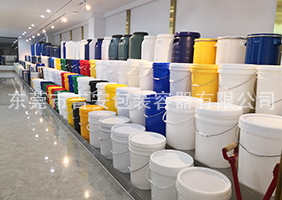 吉安容器一樓涂料桶、機油桶展區(qū)